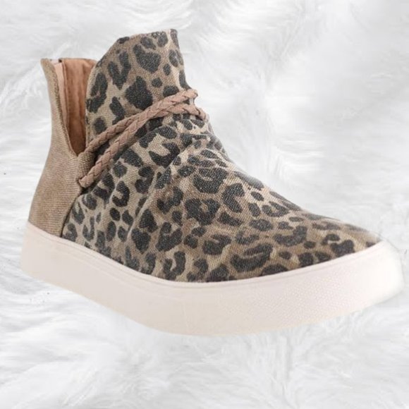 Very G Survivor Leopard Ruched Slip On Sneaker - Picture 5 of 5